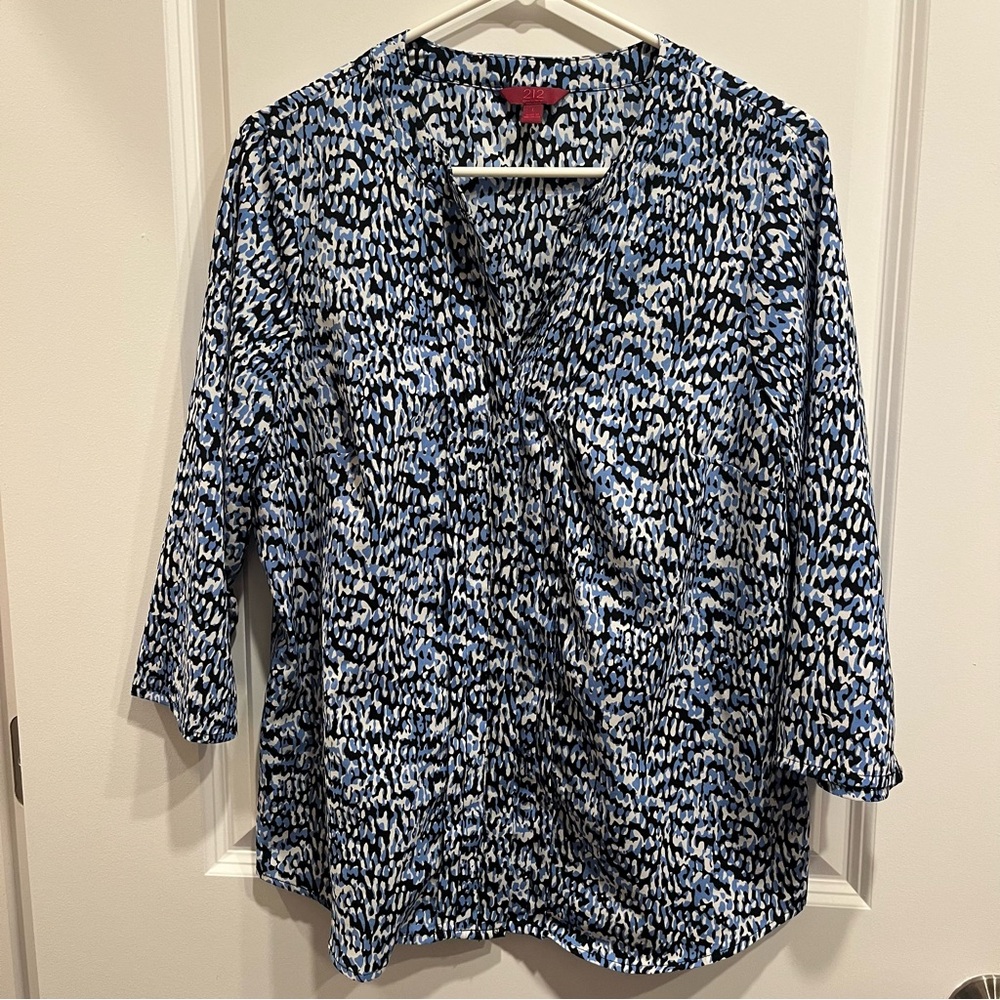 212 Collection Women’s Button Front Top 3/4 Sleeves Blue White Print Siz…